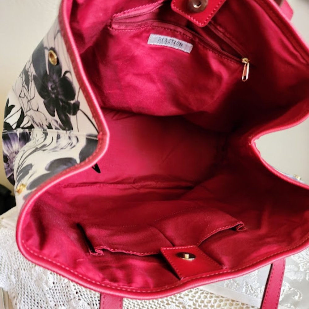 Kenneth Cole Reaction Bag - Picture 11 of 15